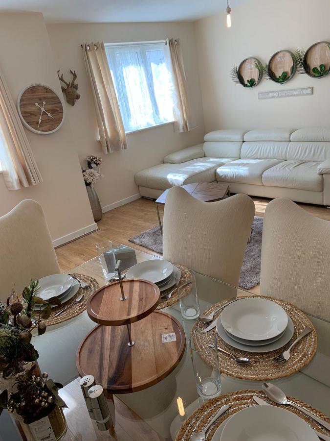 Modern Flat Appartement Watford  Buitenkant foto
