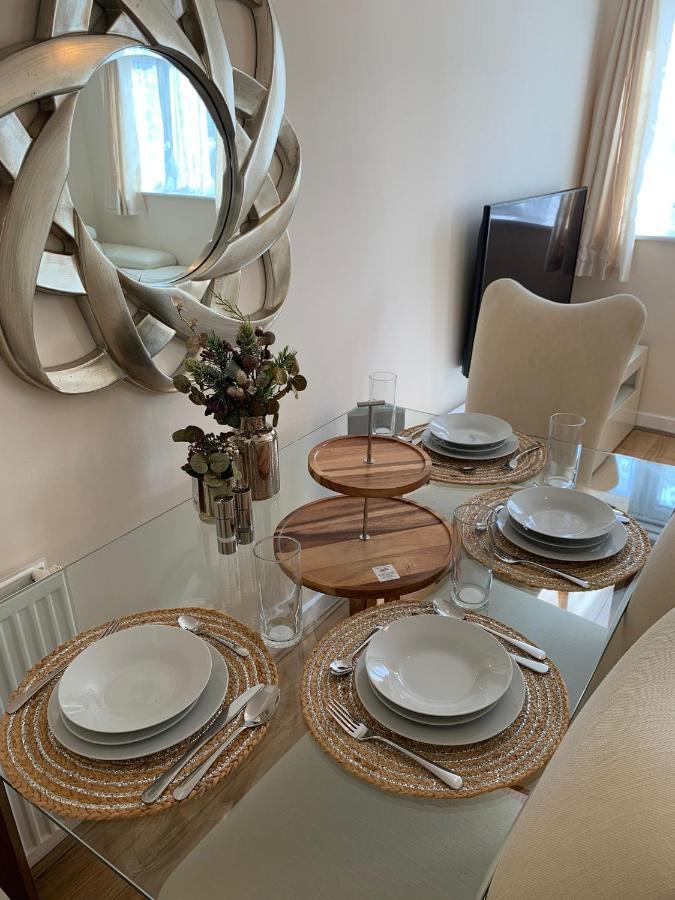 Modern Flat Appartement Watford  Buitenkant foto