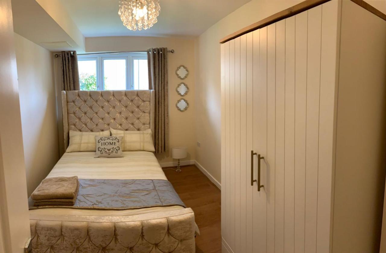 Modern Flat Appartement Watford  Buitenkant foto