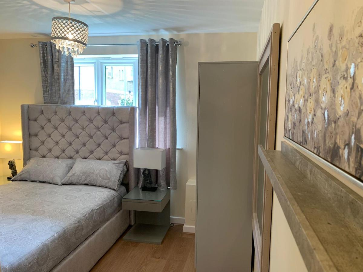 Modern Flat Appartement Watford  Buitenkant foto