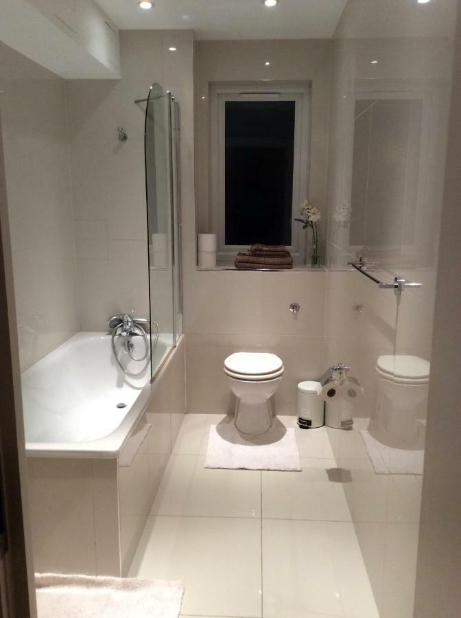 Modern Flat Appartement Watford  Buitenkant foto