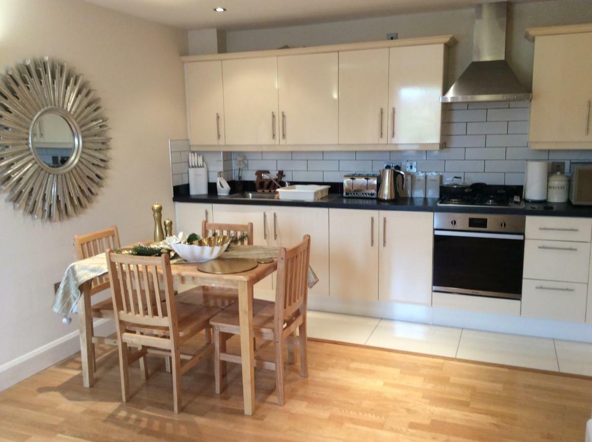 Modern Flat Appartement Watford  Buitenkant foto