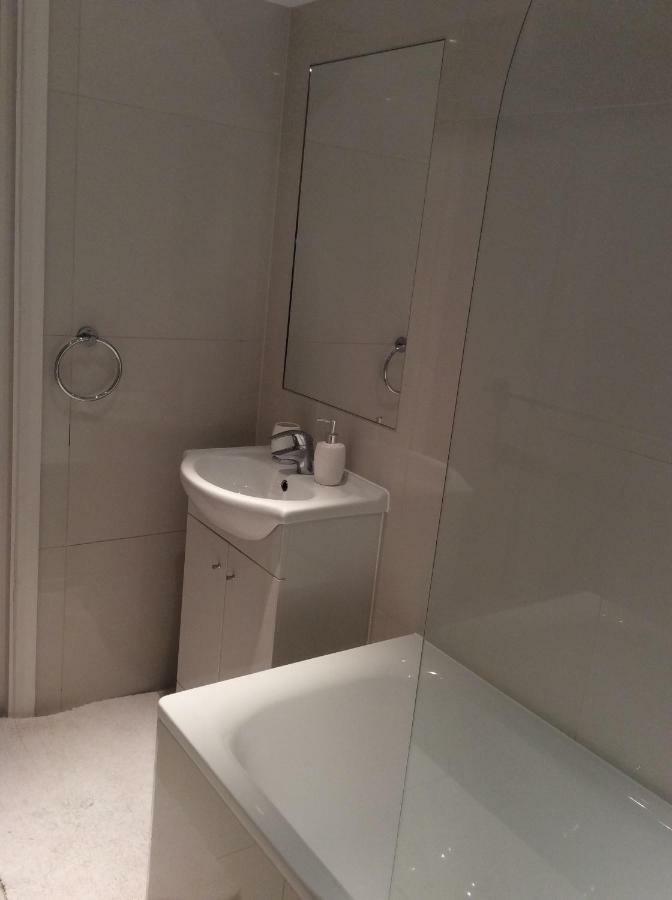 Modern Flat Appartement Watford  Buitenkant foto