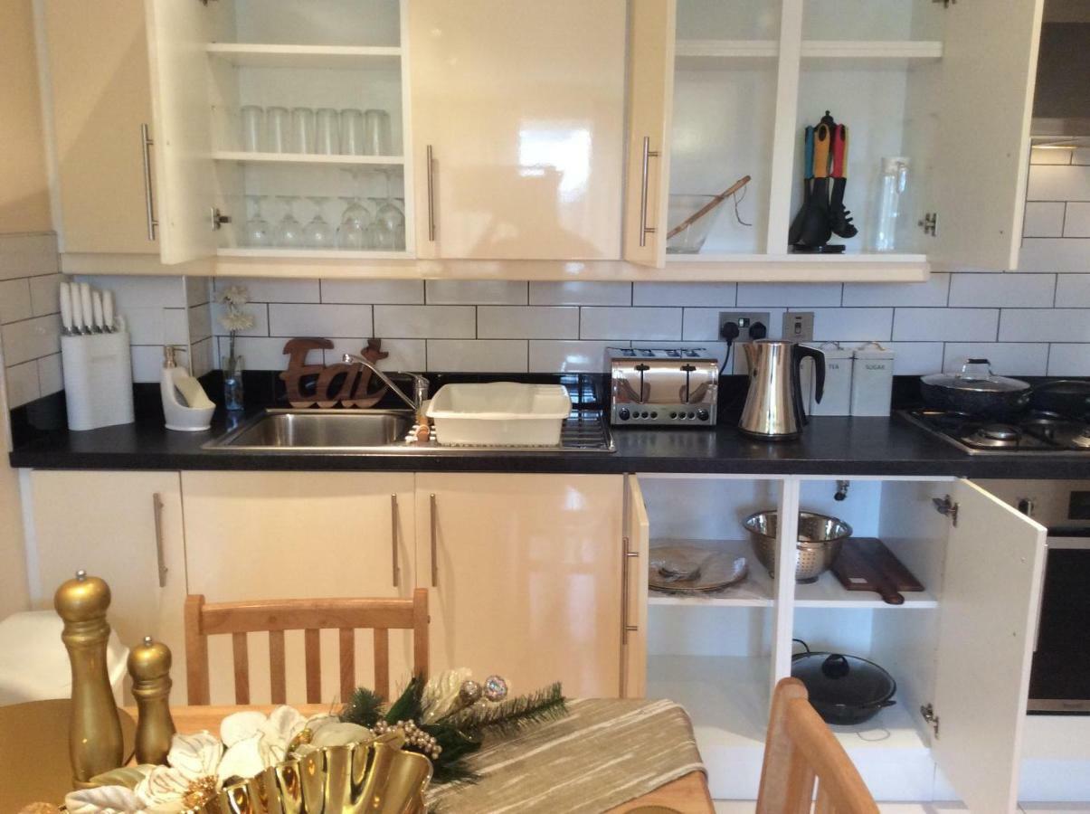 Modern Flat Appartement Watford  Buitenkant foto